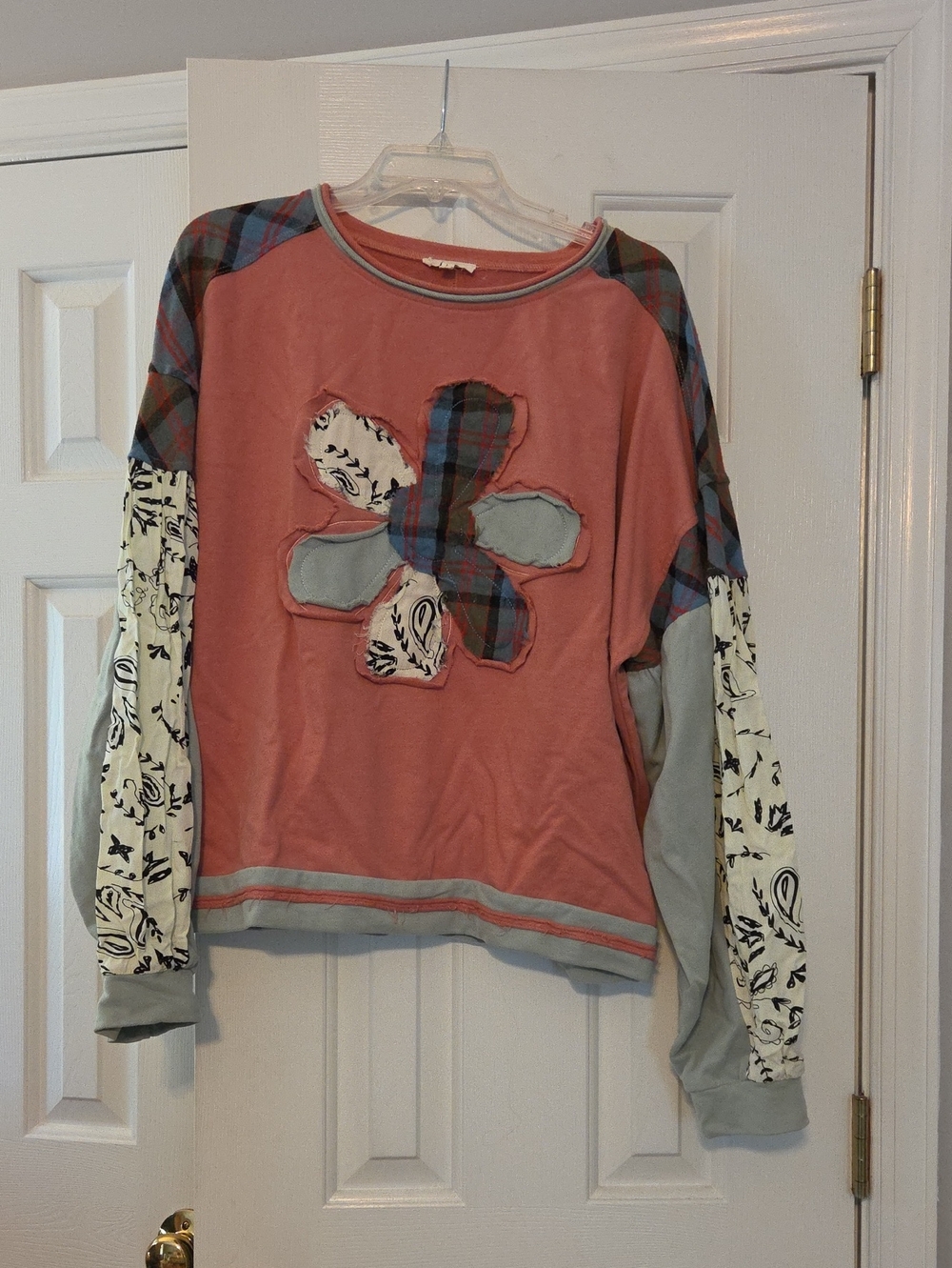 Easel Pink Patchwork Floral Appliqué Pullover Sweatshirt NWOT